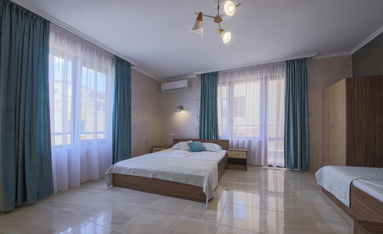 Guesthouse Phoenix Obzor Exterior foto