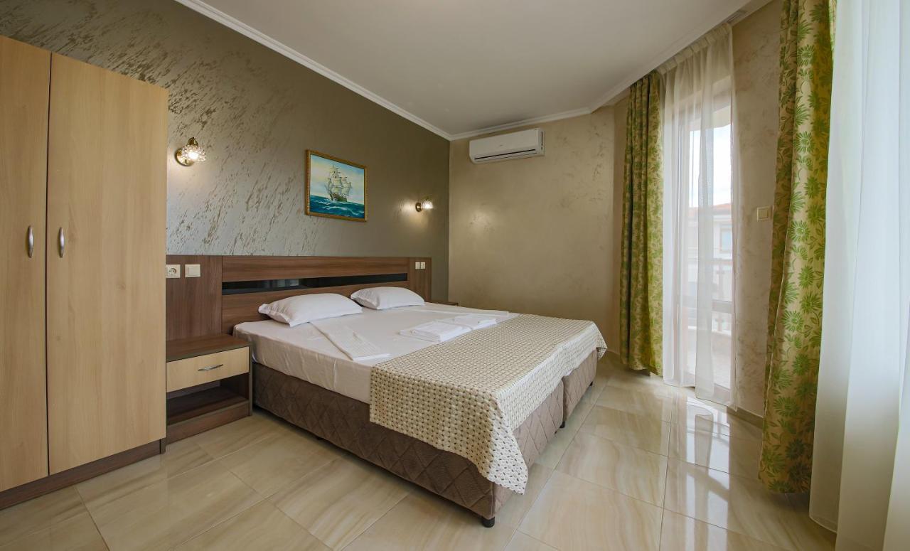 Guesthouse Phoenix Obzor Exterior foto
