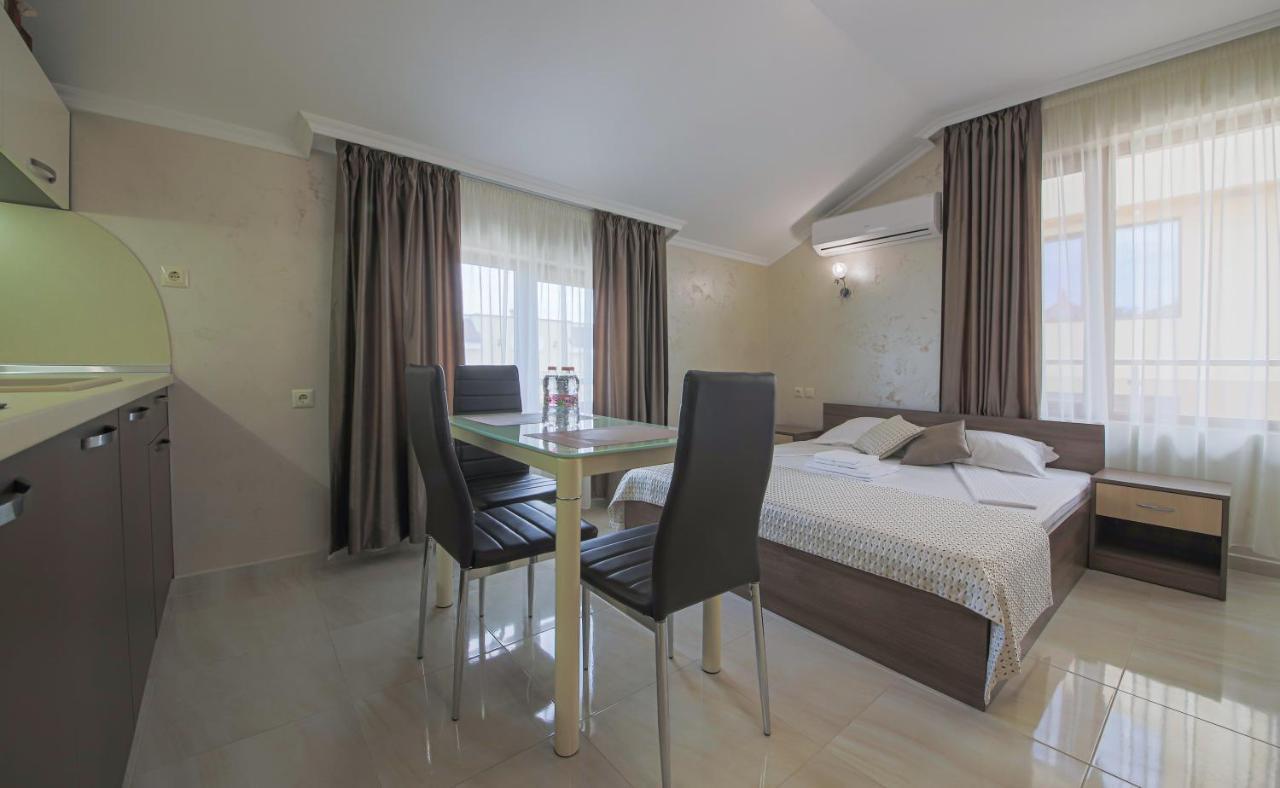 Guesthouse Phoenix Obzor Exterior foto