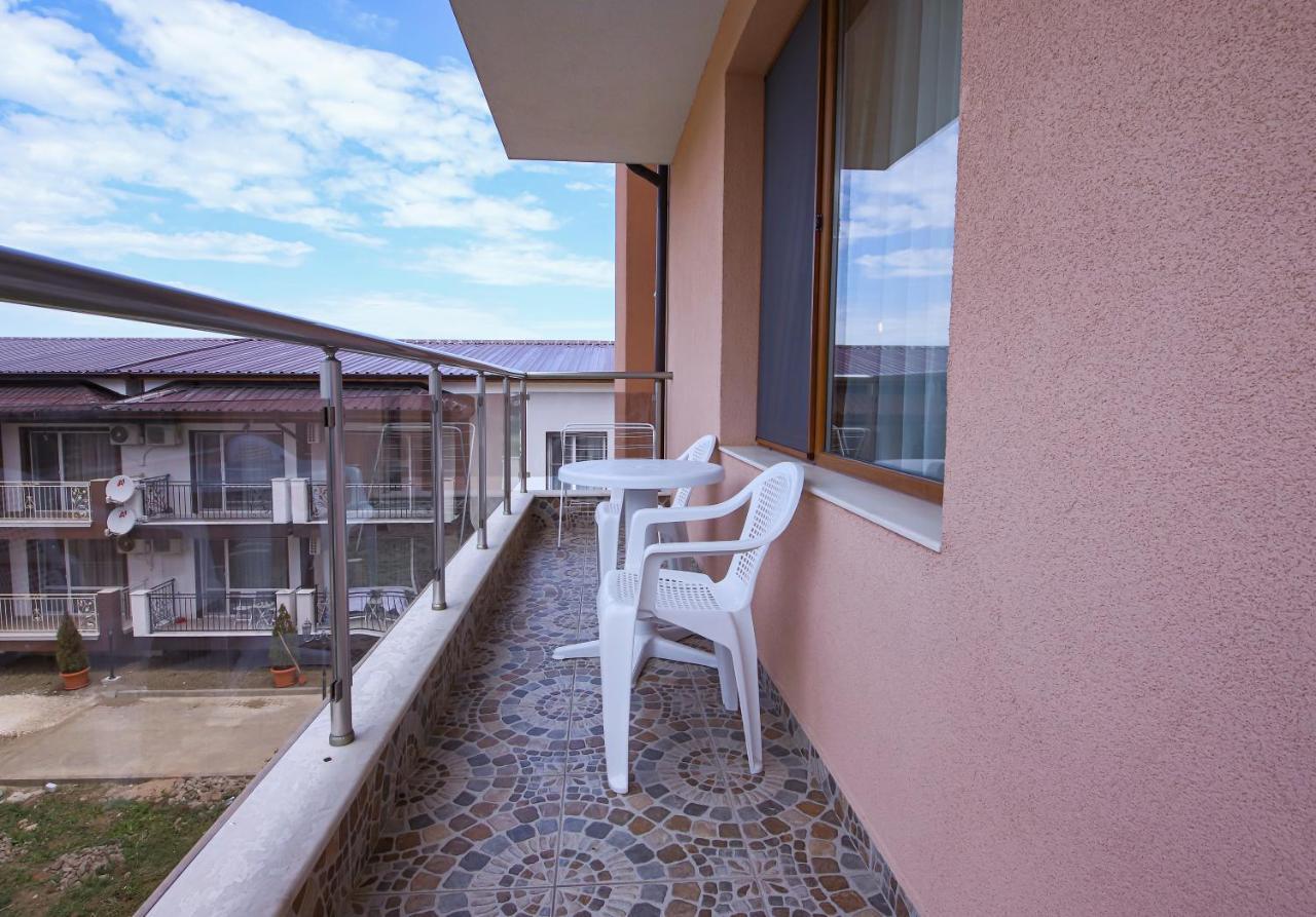 Guesthouse Phoenix Obzor Exterior foto